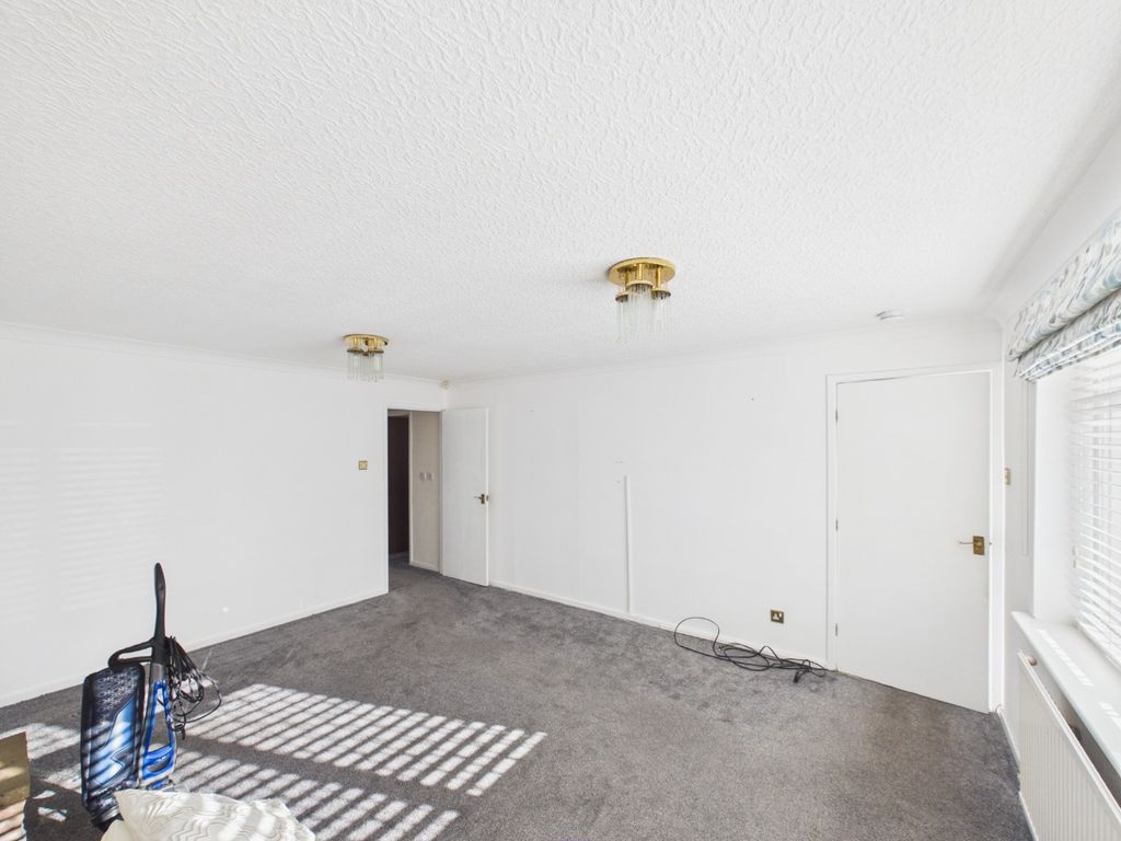 Property photo 3 of 13 4818308