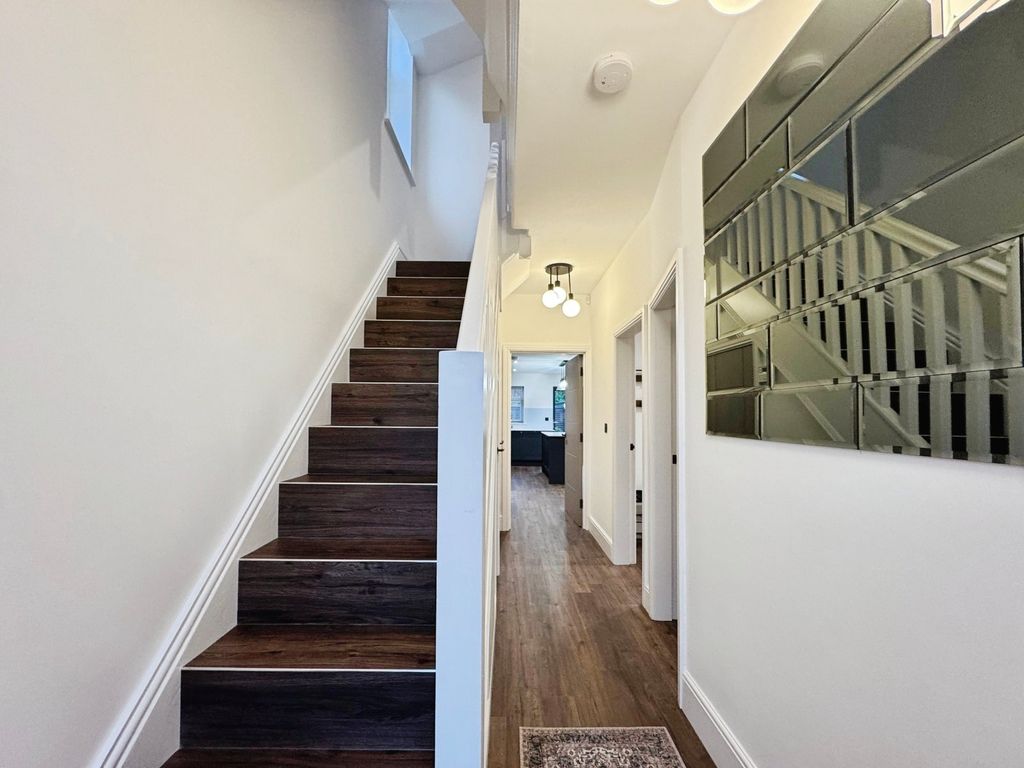 Property photo 3 of 29 Picture No. 16