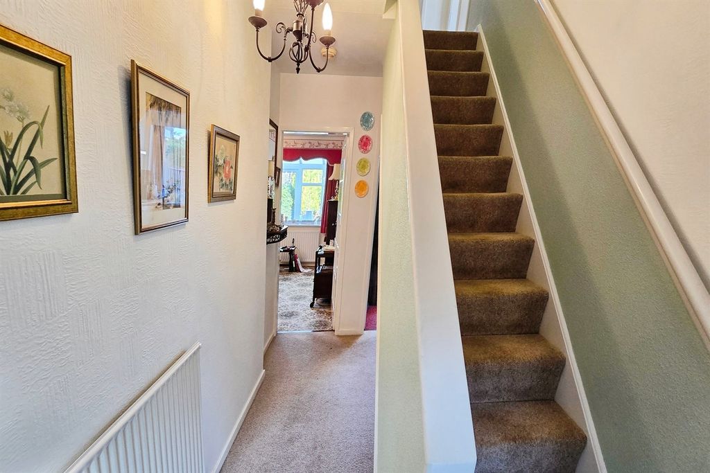 Property photo 3 of 16 Hall