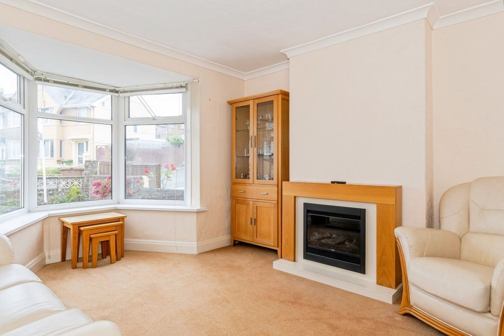 Property photo 3 of 17 Photo