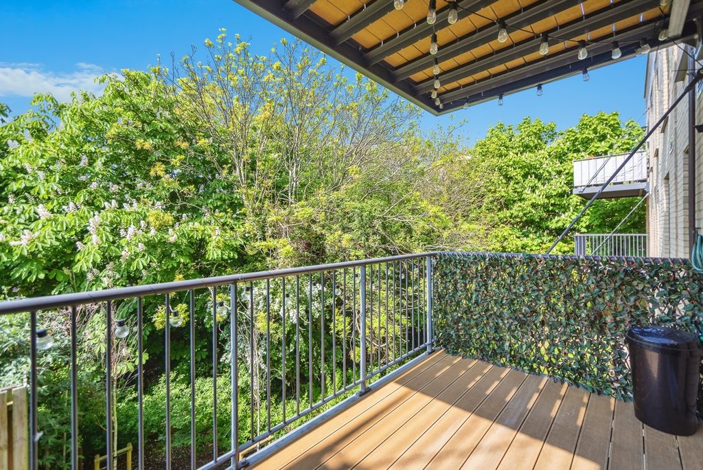 Property photo 1 of 13 Balcony