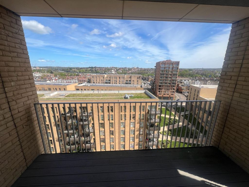 Property photo 3 of 6