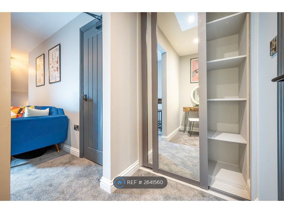 Property photo 2 of 22 Fully Built In Wardrobes