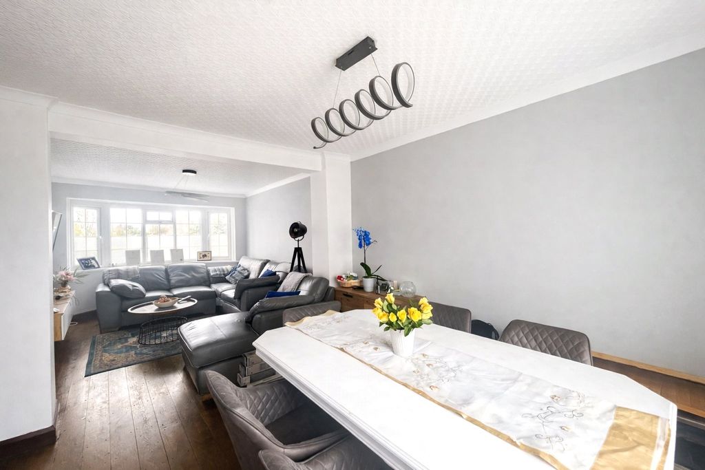 Property photo 2 of 16 Picture 2