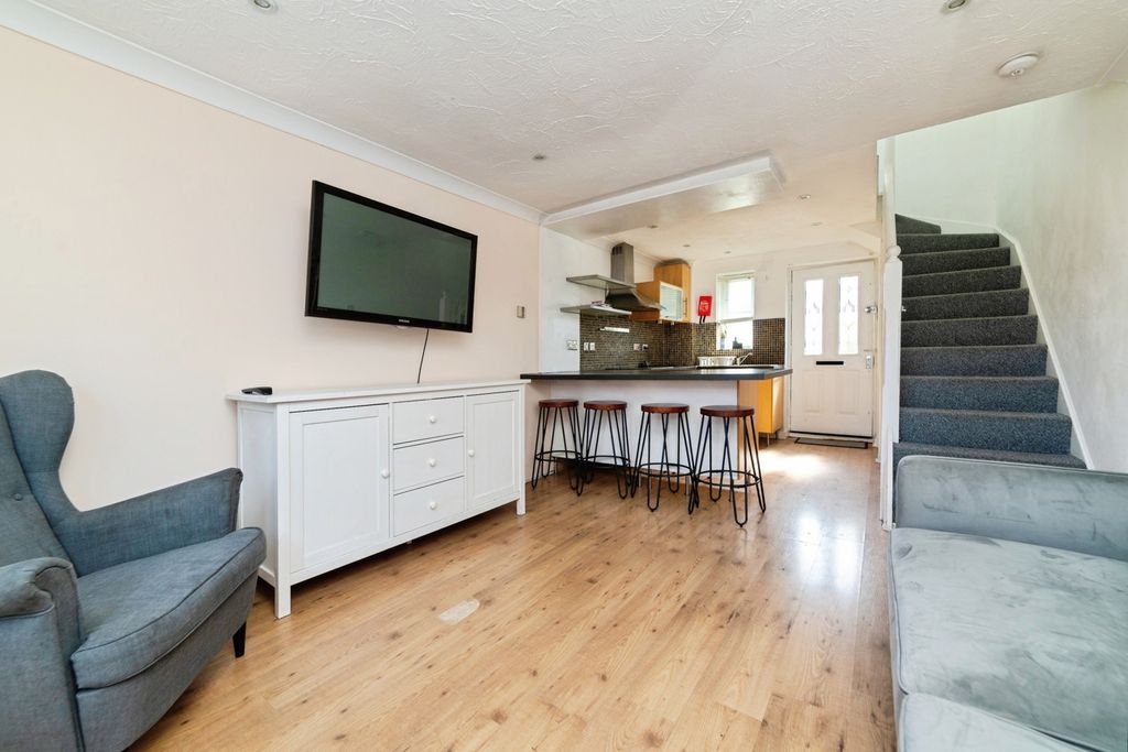 Property photo 3 of 17 Pbox-Img.Jpg