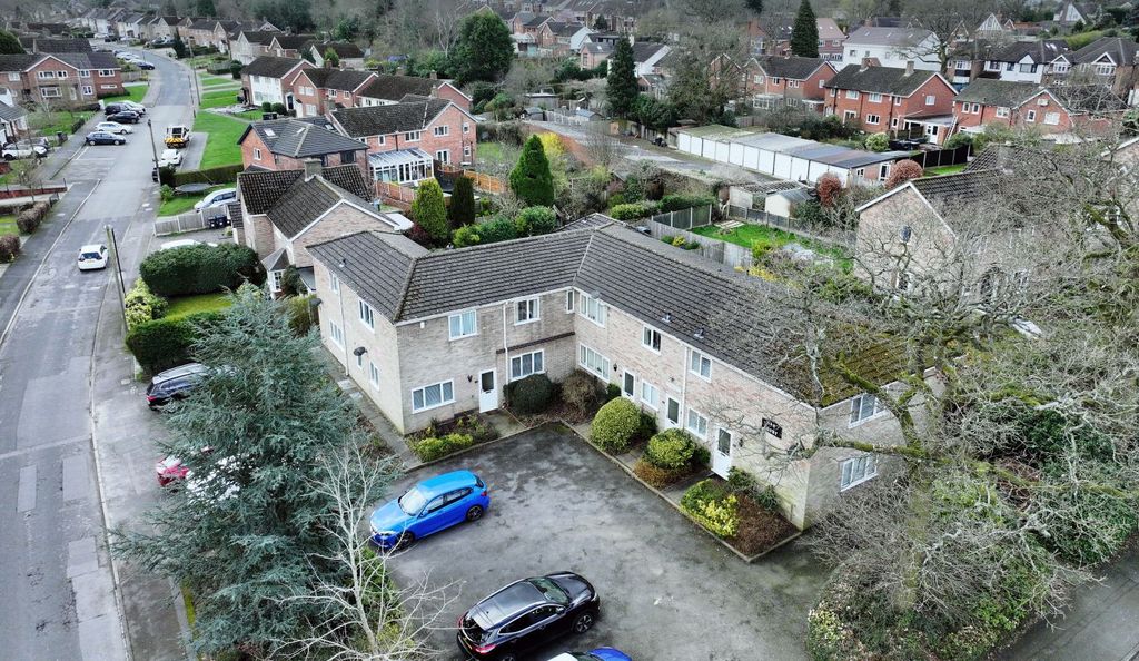 Property photo 2 of 108