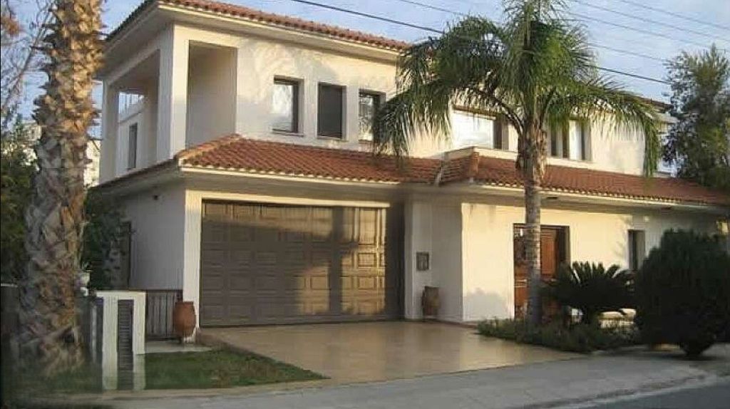 Property photo 1 of 20