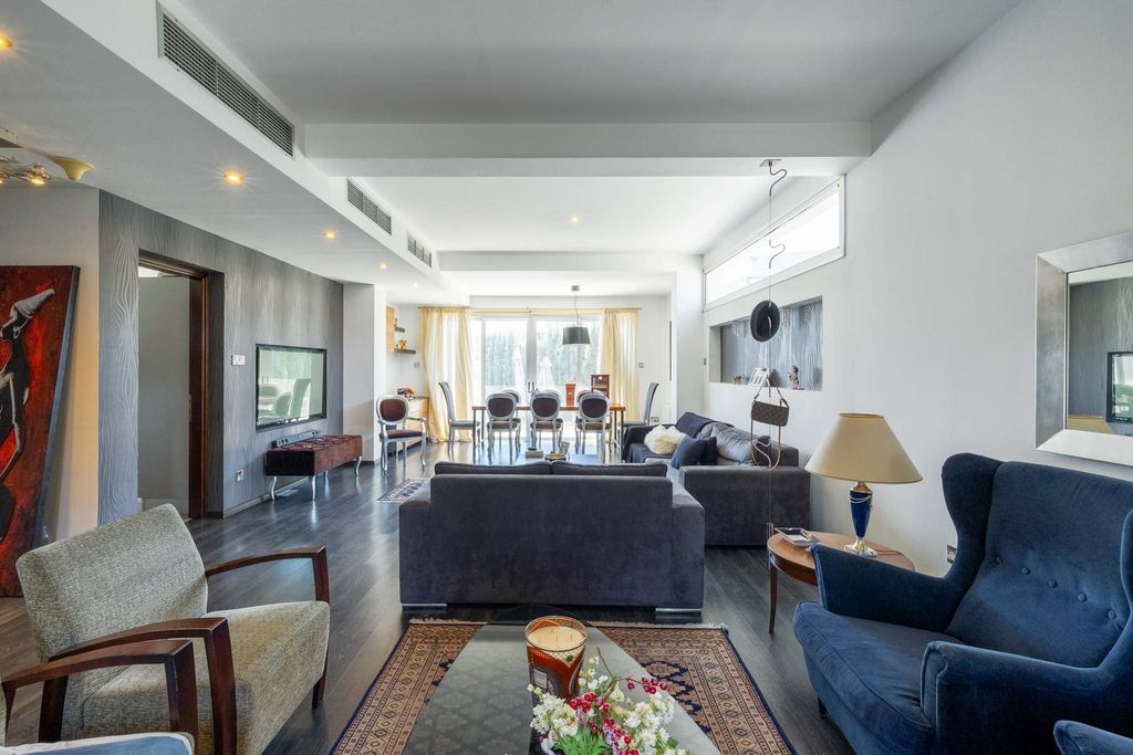 Property photo 3 of 28