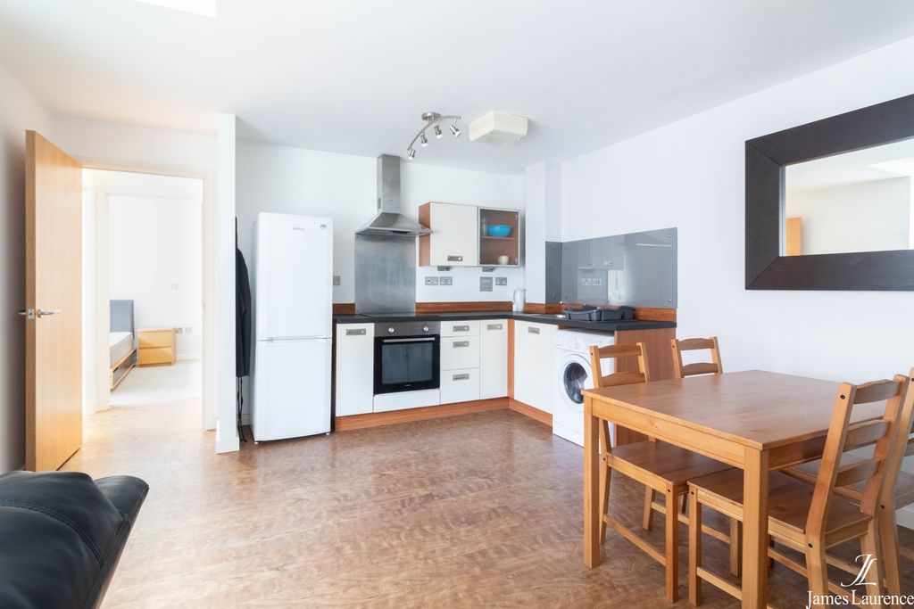 Property photo 3 of 13 8X1A4311-Hdr