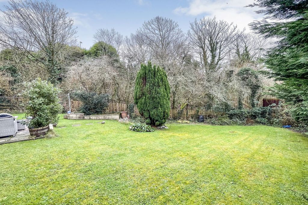 Property photo 3 of 18