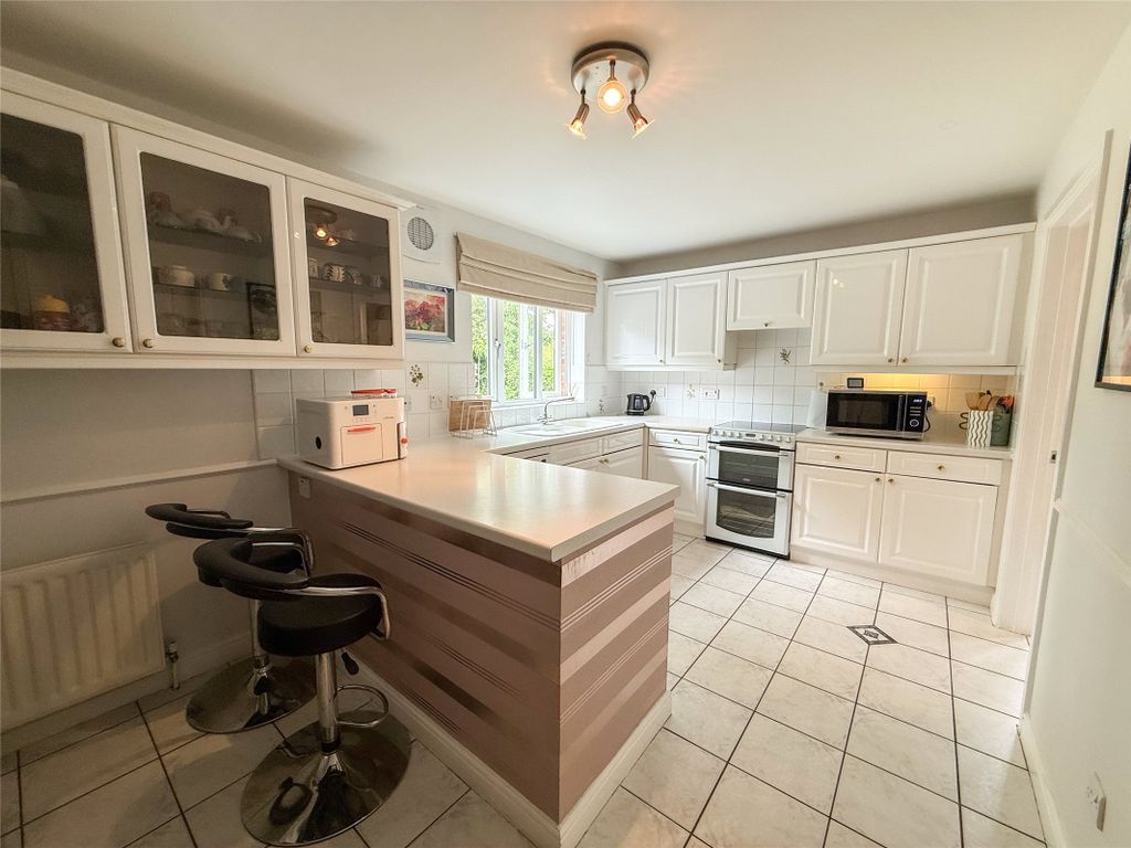 Property photo 3 of 28 Breakfasting Kitchen