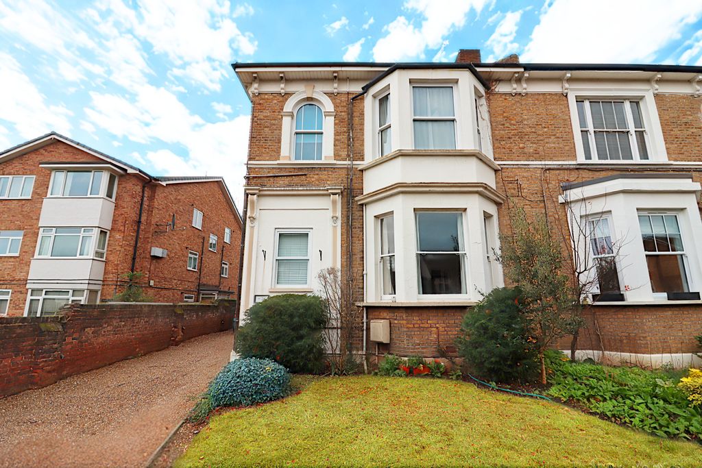 Property photo 1 of 6