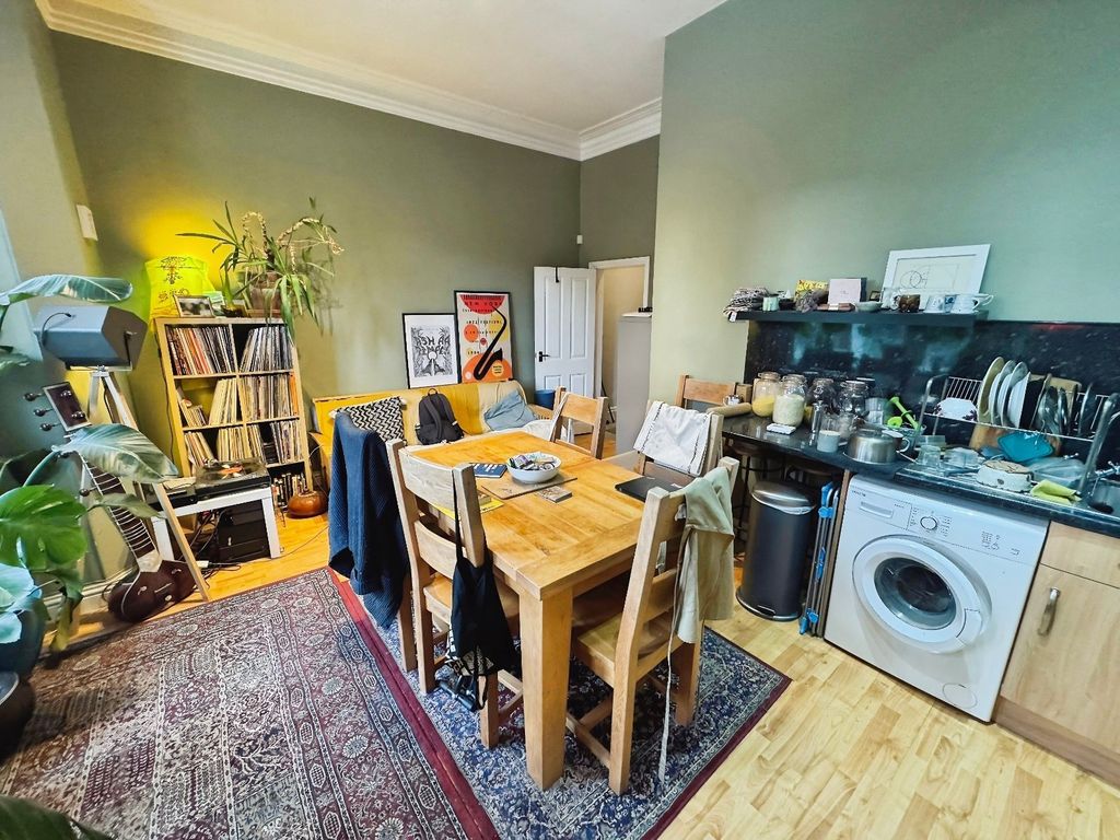 Property photo 3 of 8 Picture 3