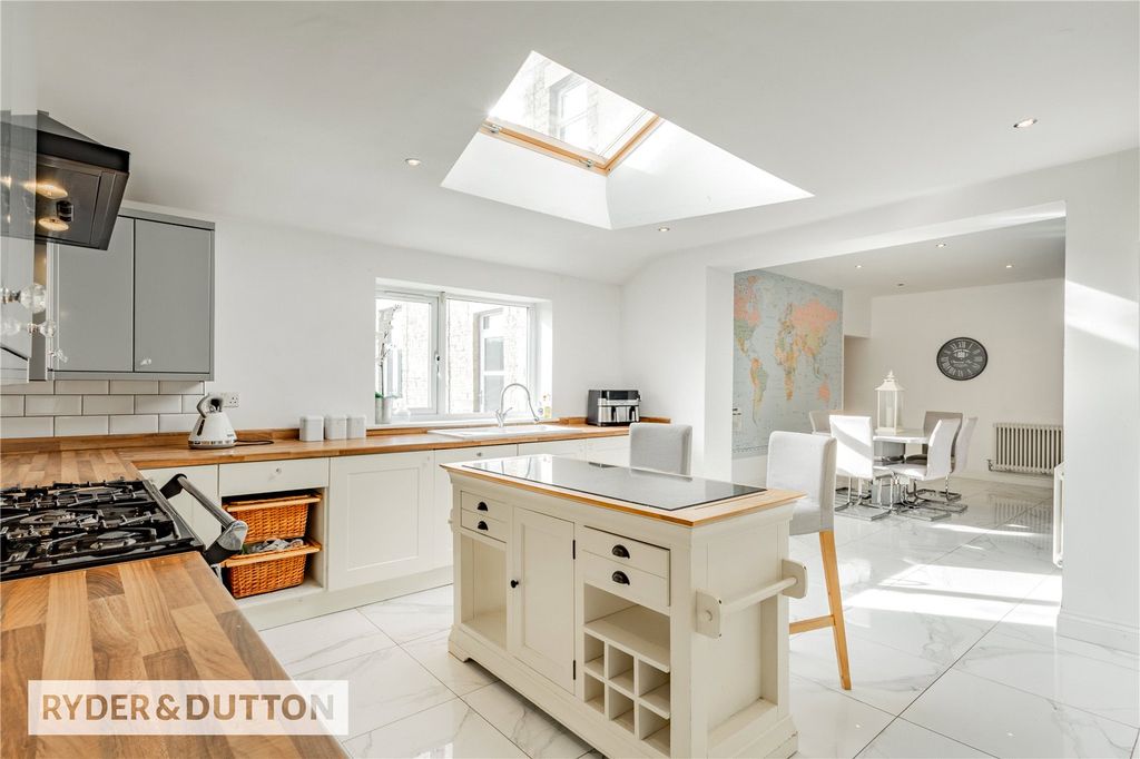 Property photo 1 of 39 Kitchen Diner