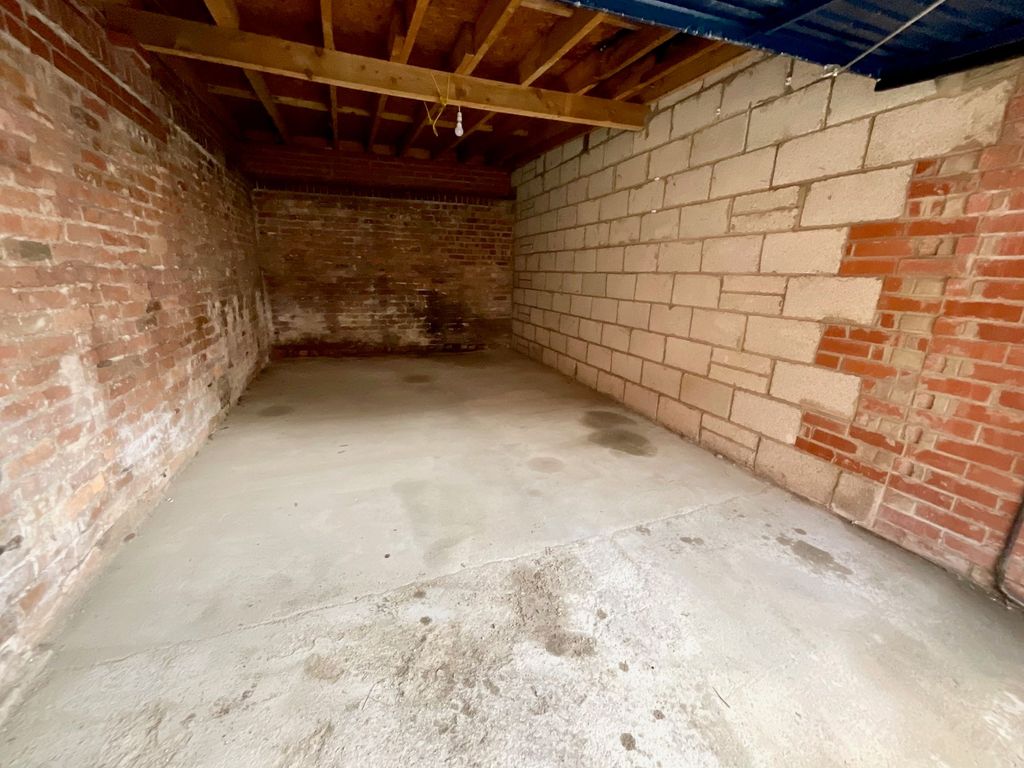 Property photo 3 of 5