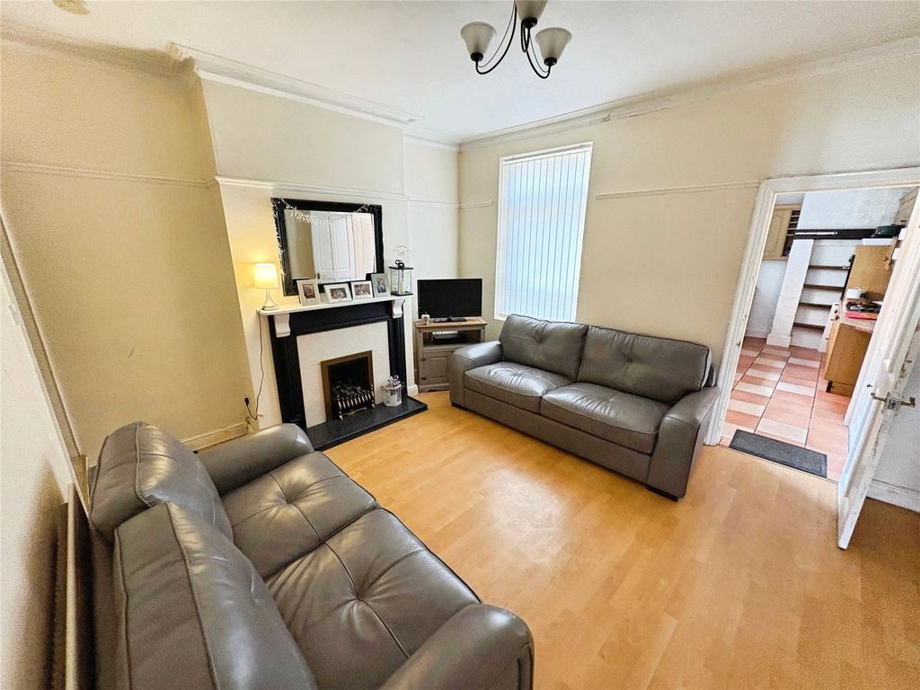 Property photo 2 of 6 Living Room