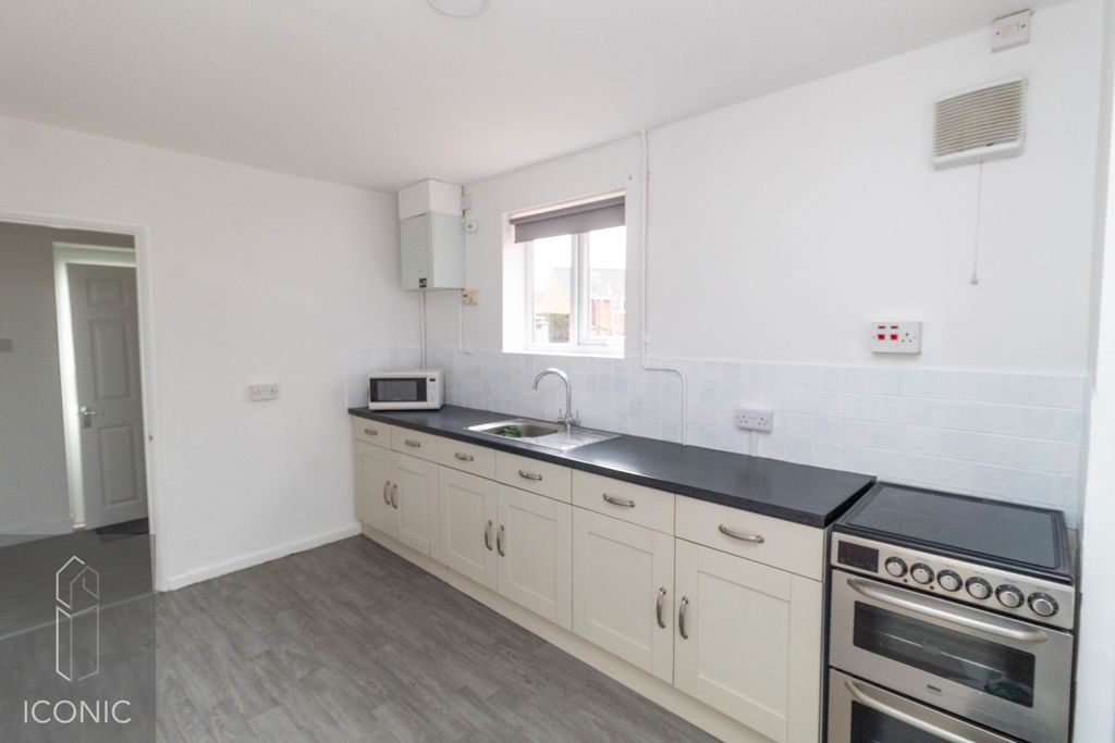 Property photo 3 of 12 Photo 2