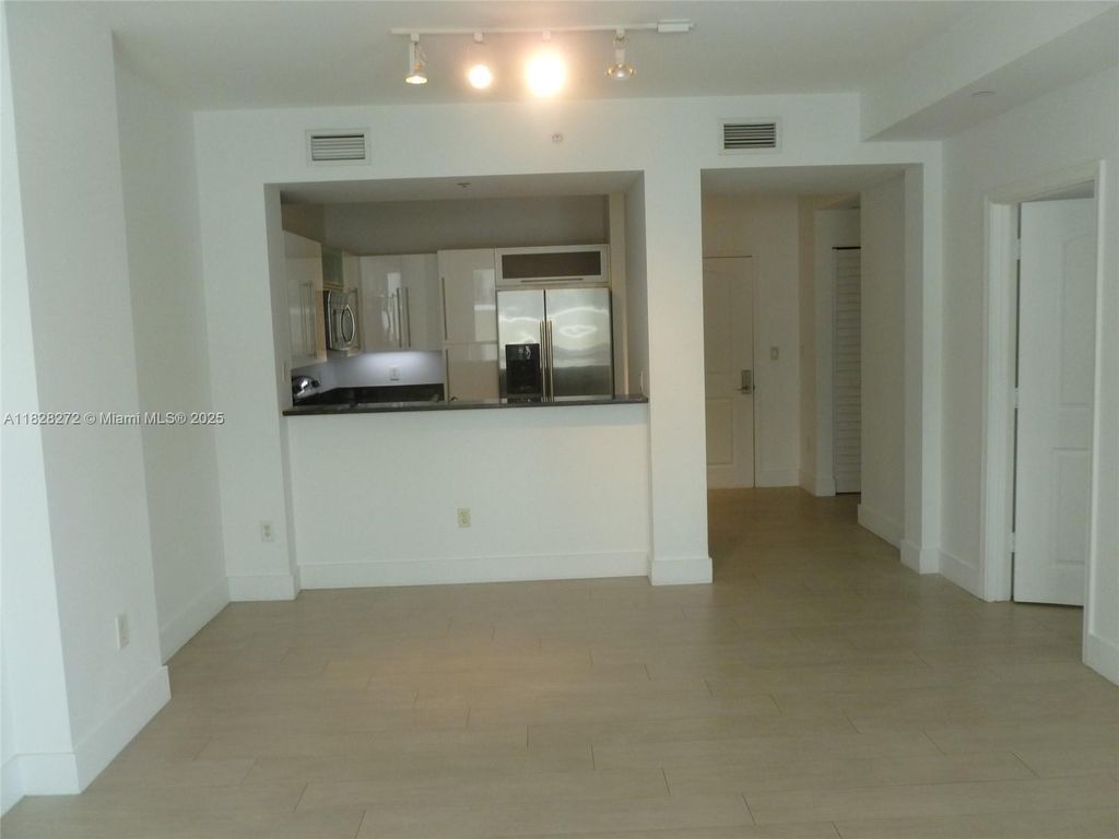 Property photo 2 of 13 <Alttext/>