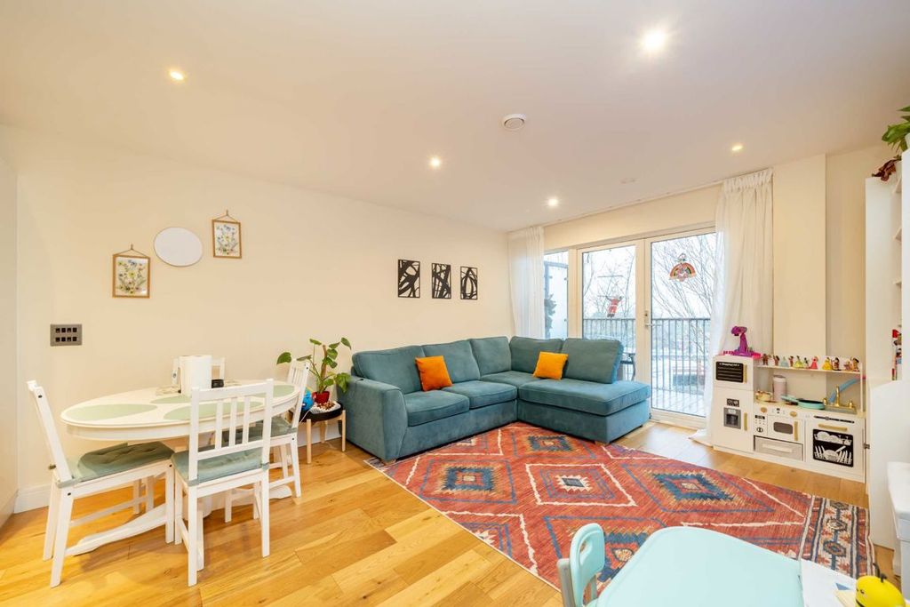 Property photo 2 of 6