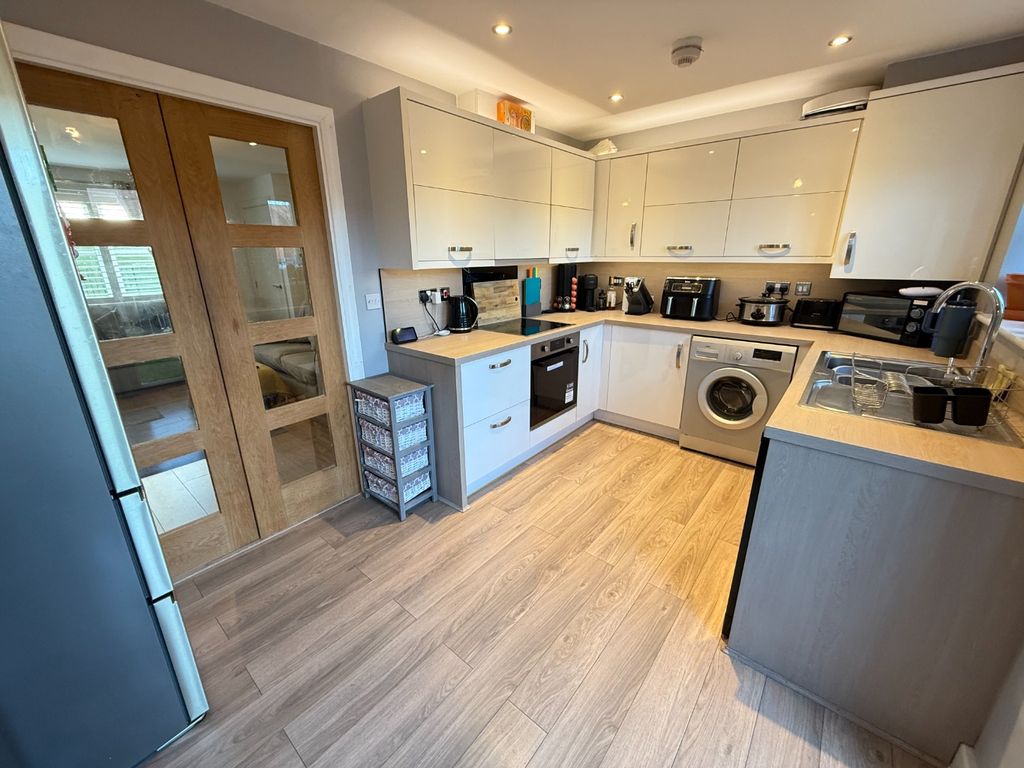 Property photo 2 of 14 4732643