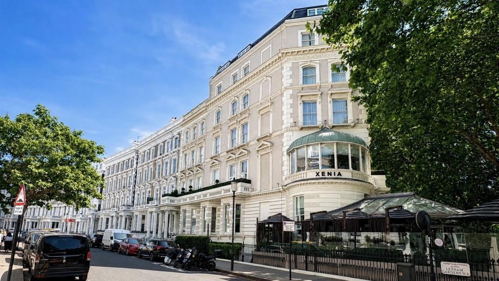 Property photo 1 of 13 Lexhamgardens3.Jpg