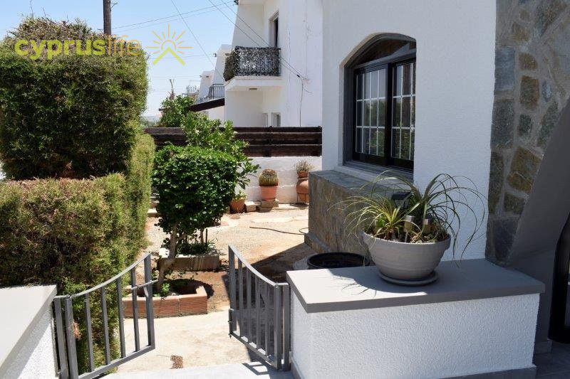 Property photo 1 of 24