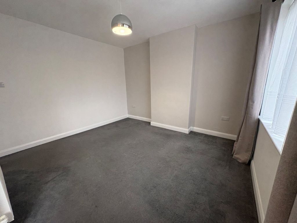 Property photo 2 of 7 Picture No. 14