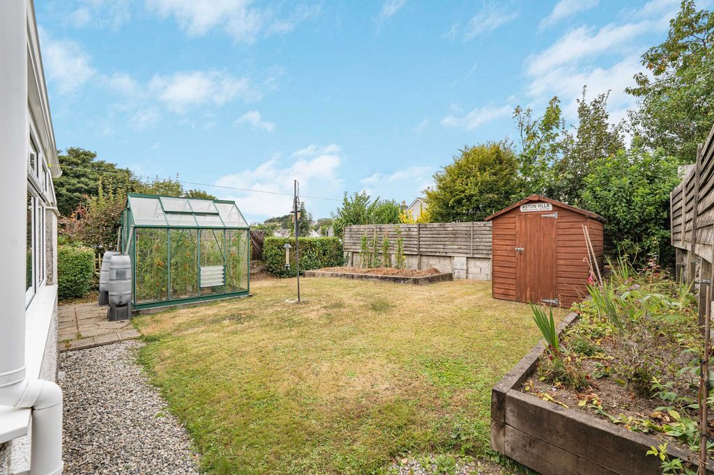 Property photo 2 of 24