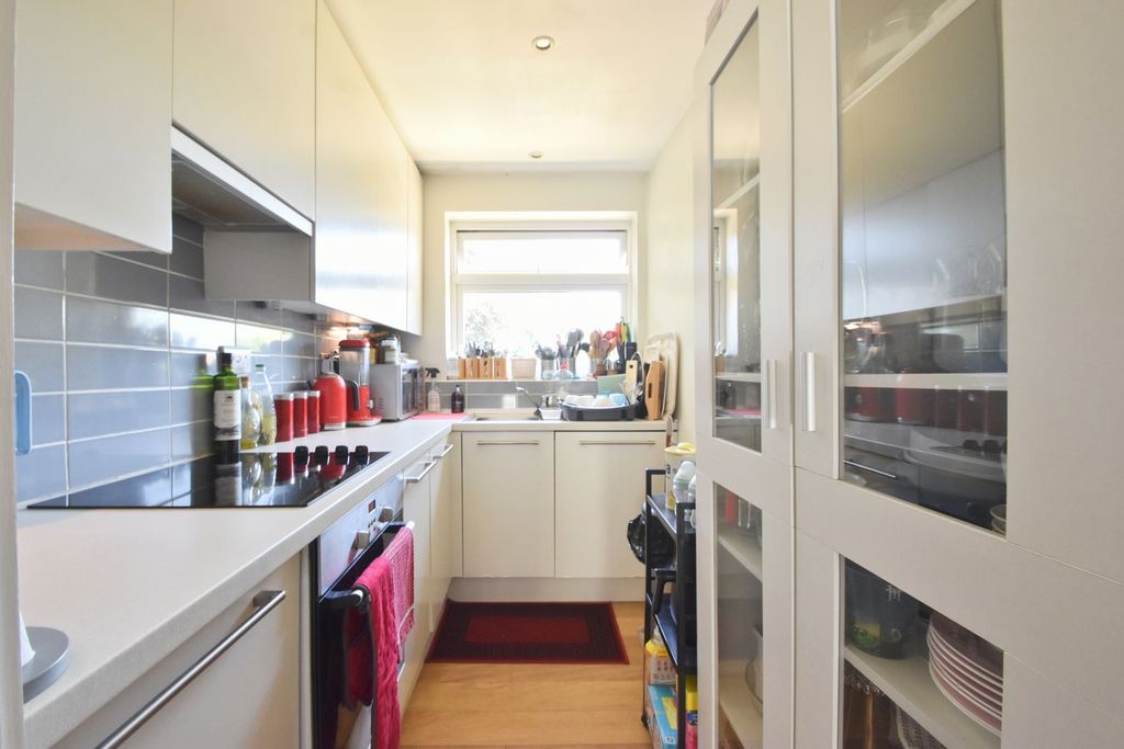 Property photo 3 of 6