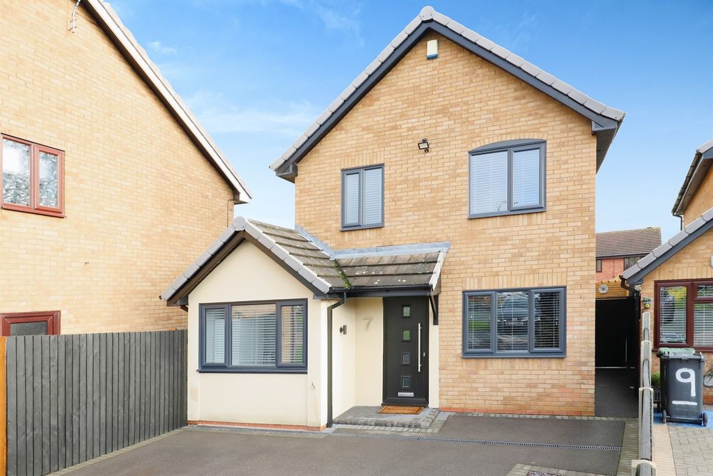 Property photo 2 of 13