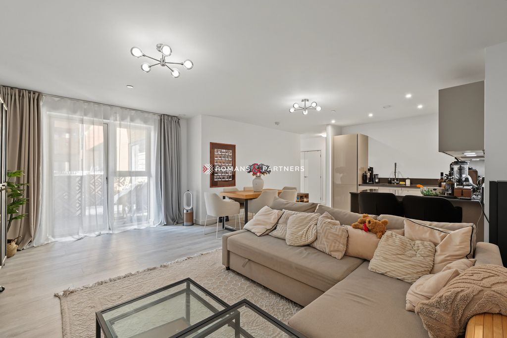 Property photo 1 of 12