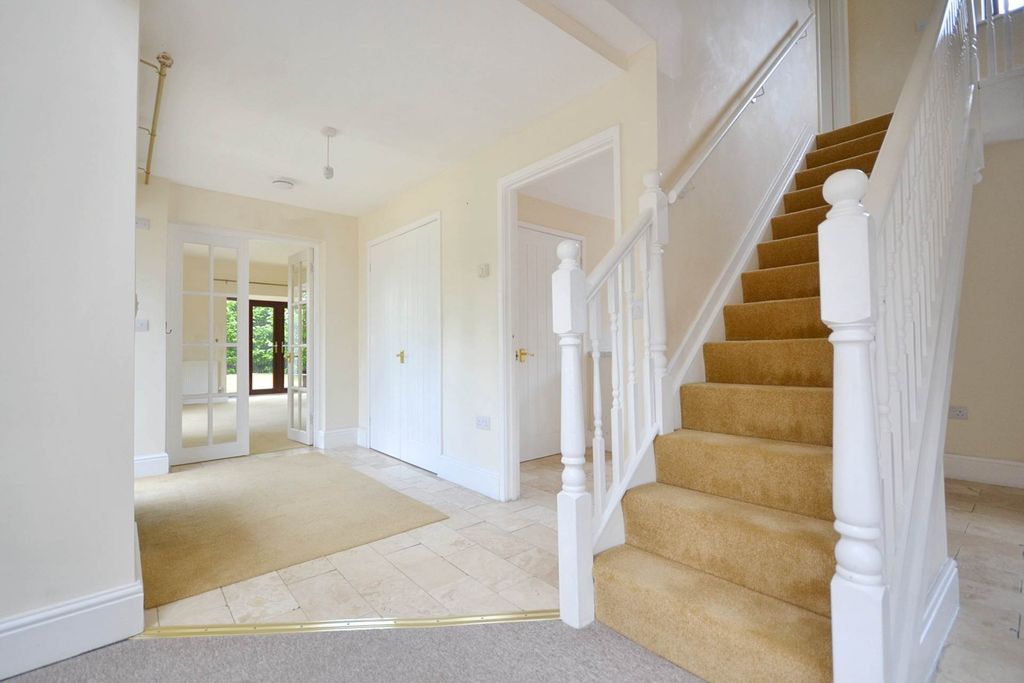 Property photo 3 of 25