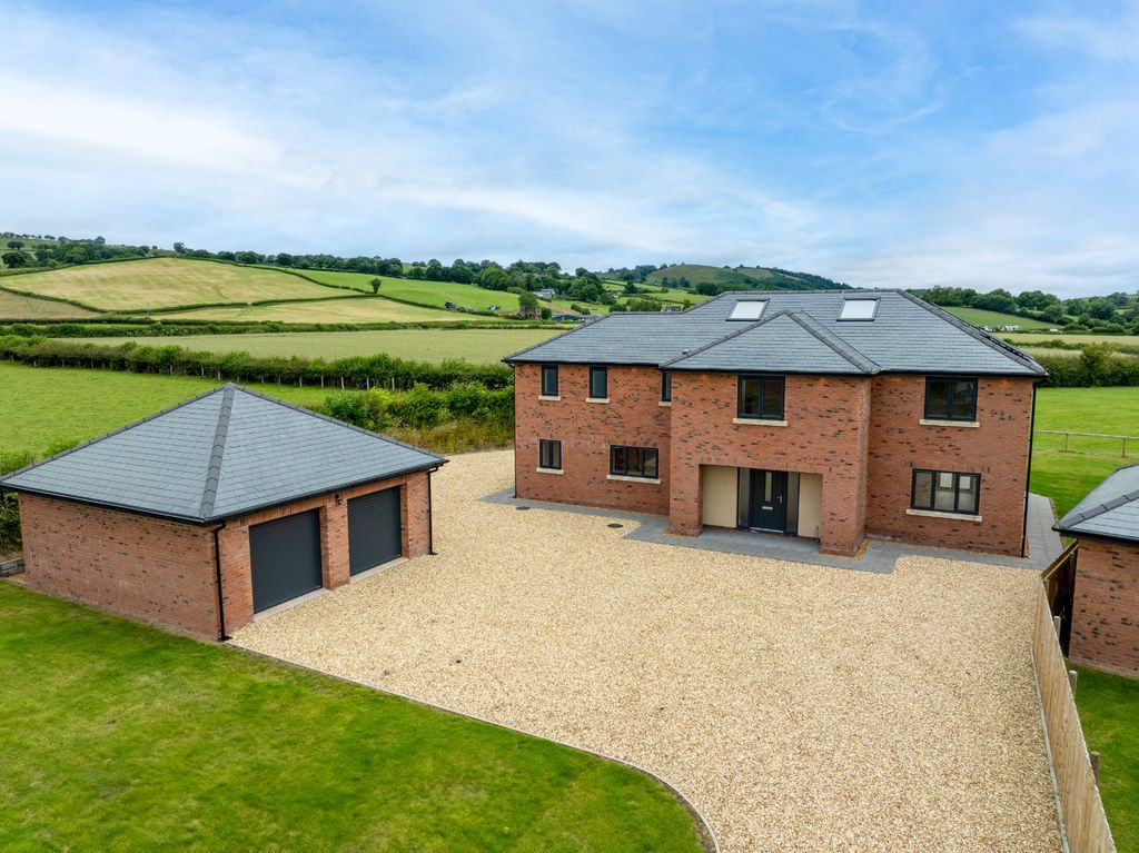 Property photo 1 of 31 Picture No. 69