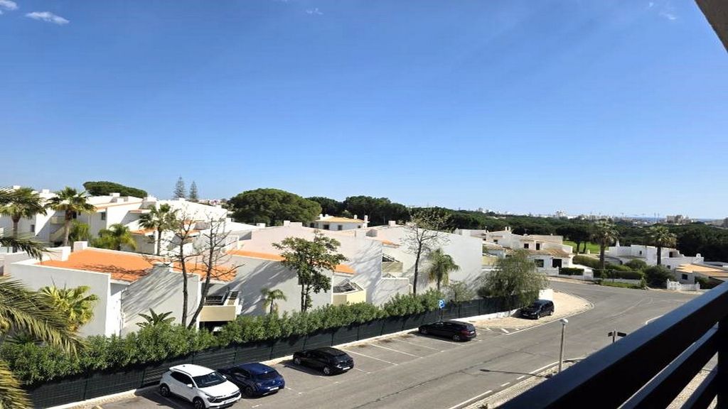 Property photo 2 of 25