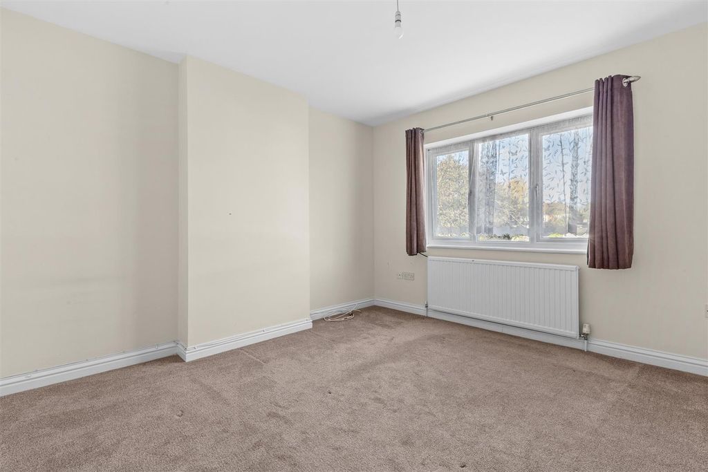 Property photo 3 of 9 Living Room