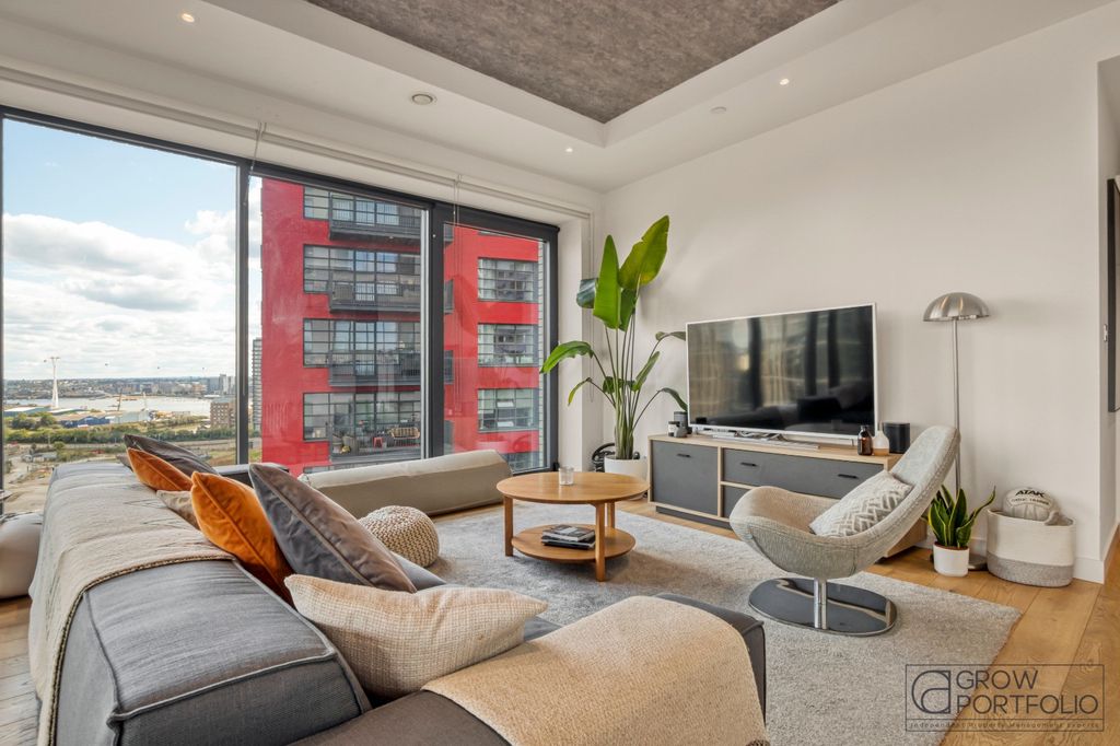 Property photo 3 of 27