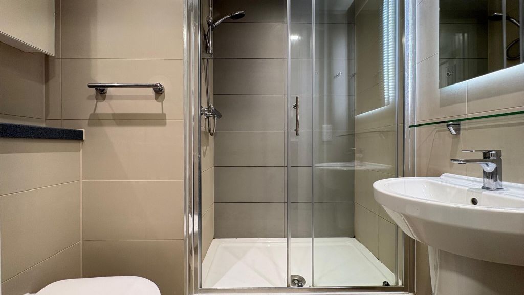Property photo 3 of 29 Bathroom