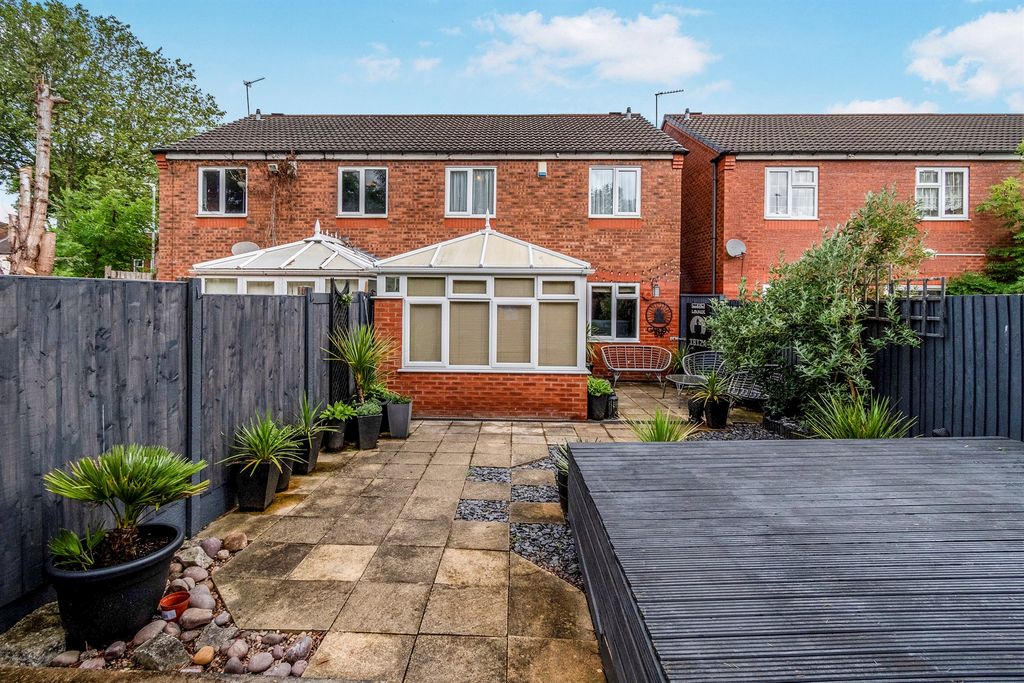 Property photo 2 of 18