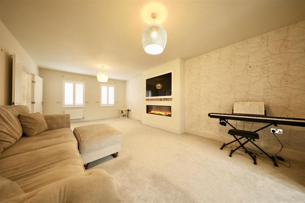 Property photo 2 of 35 0A4A9161.Jpg