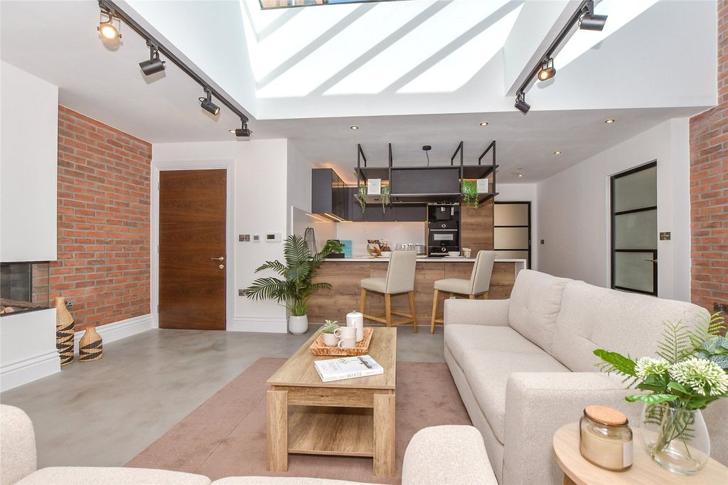 Property photo 2 of 19 Plot 14 Living