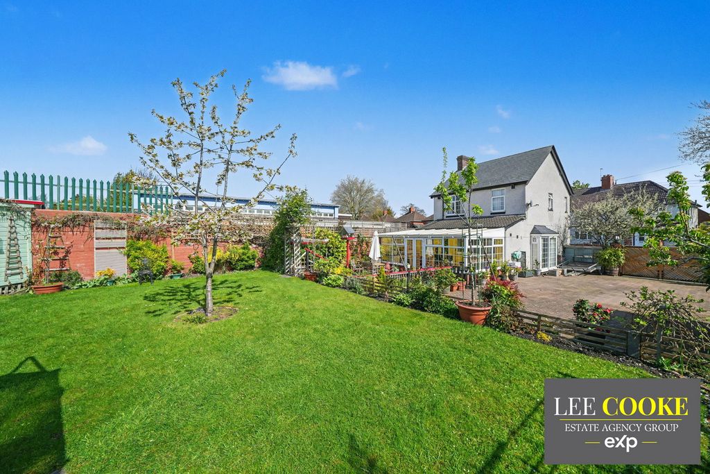 Property photo 2 of 43