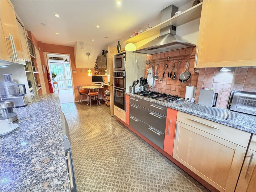 Property photo 2 of 40 Kitchen