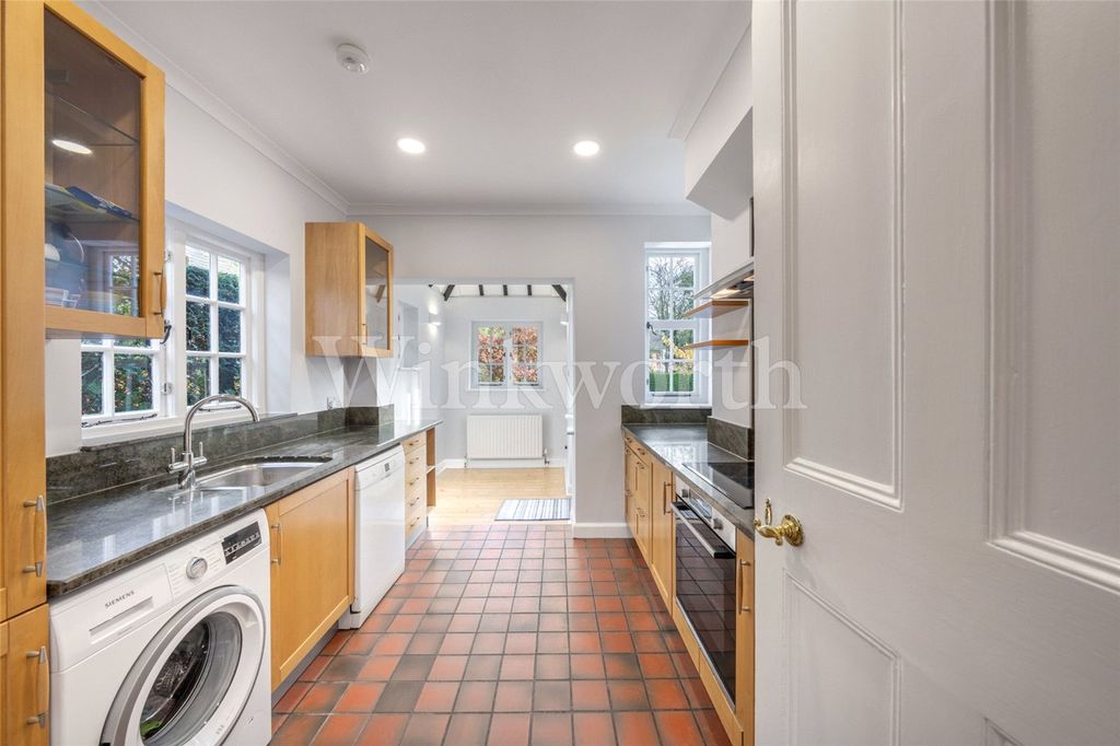 Property photo 2 of 19 Picture No. 07