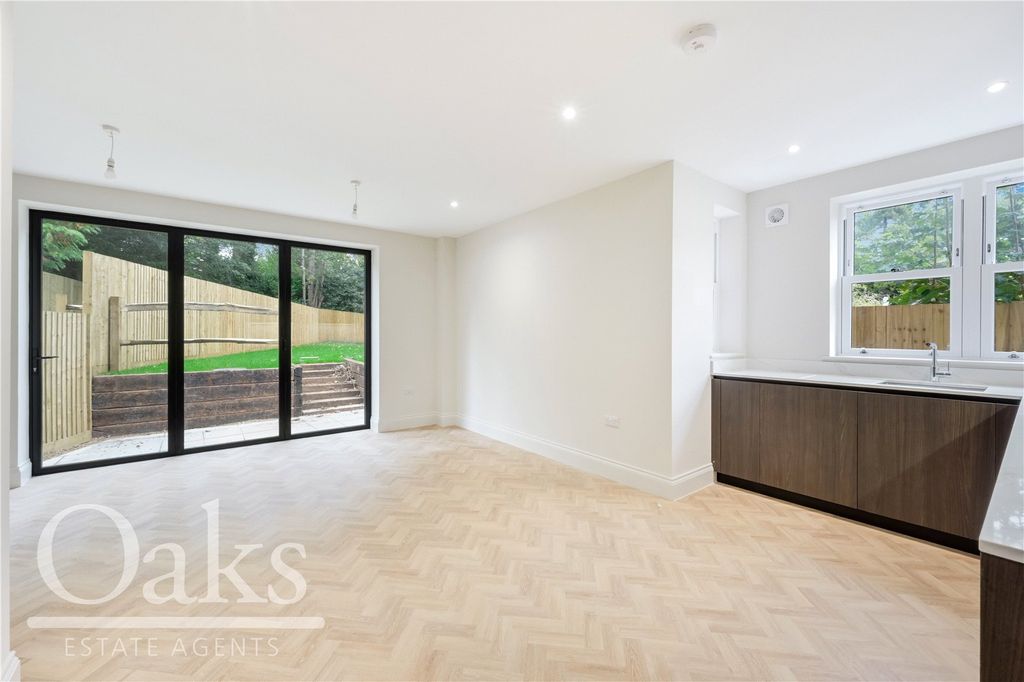 Property photo 2 of 17 Picture No. 03