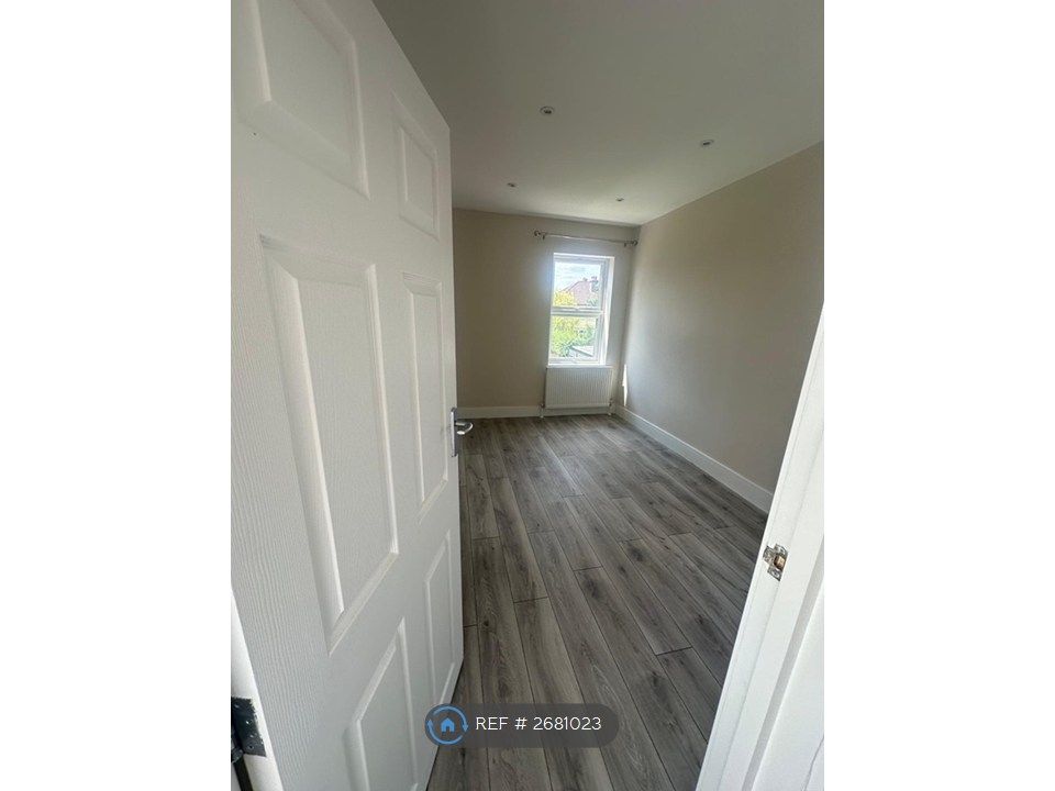 Property photo 2 of 35