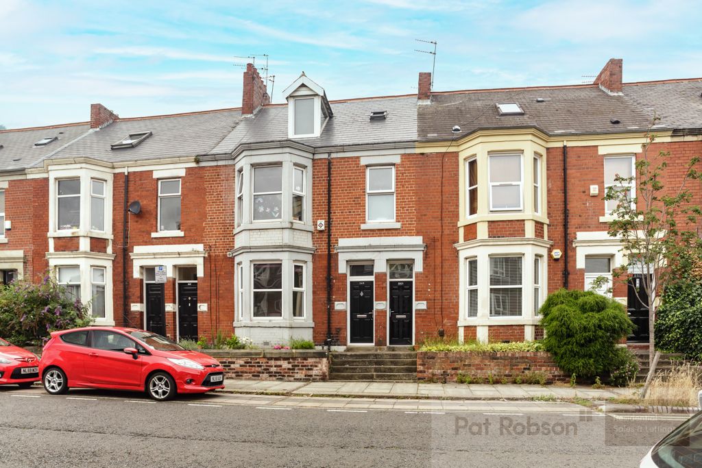 Property photo 3 of 7 249 Helsmsley Road85