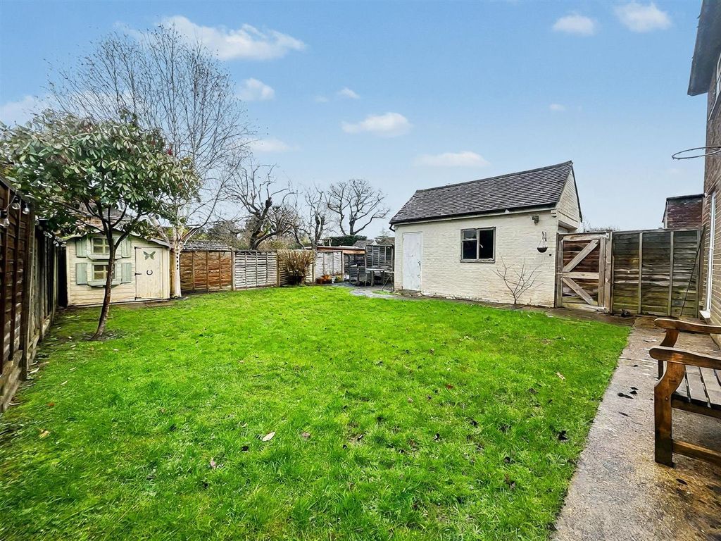 Property photo 2 of 19 Garden-2.Jpg