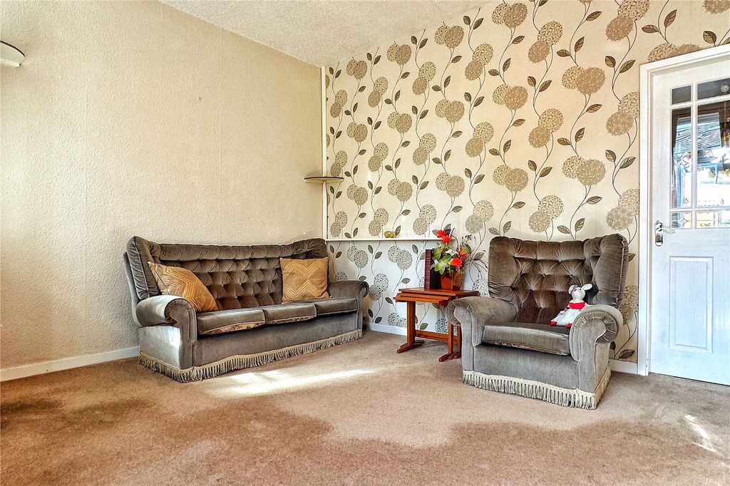 Property photo 3 of 19 Living Room