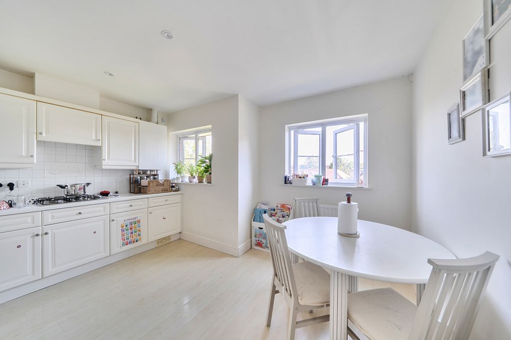 Property photo 3 of 19 1483550-11-6A3Ea2...