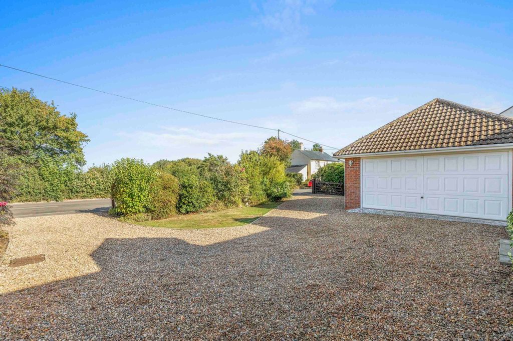 Property photo 3 of 25